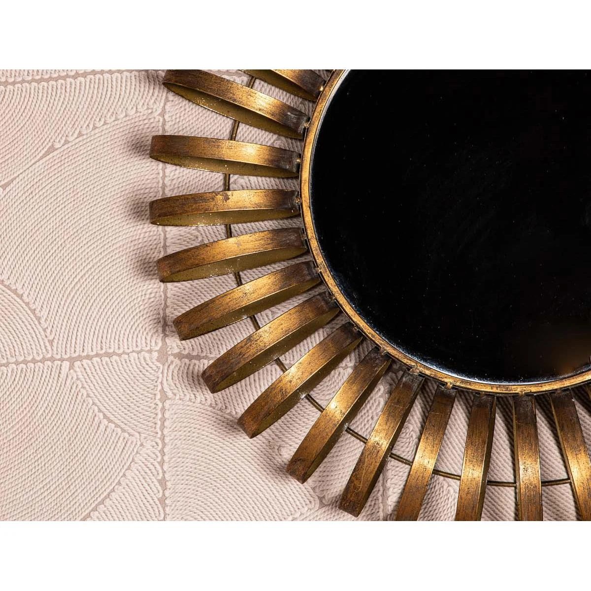 PTMD Genuvo Ronde Spiegel - 56 X 9,5 X 56 Cm - Metaal - Goud 4 PTMD Genuvo Ronde Spiegel - 56 X 9,5 X 56 Cm - Metaal - Goud - Afbeelding 2