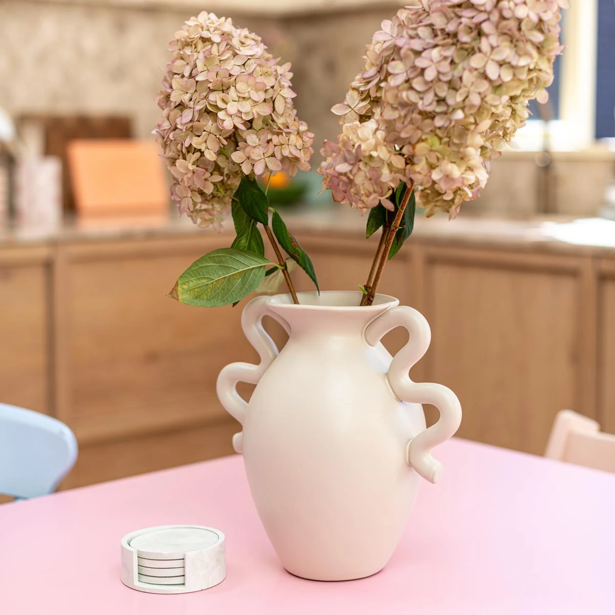 Ferm LIVING Verso Vaas - Crème 10 Ferm LIVING Verso Vaas - Crème - Afbeelding 8