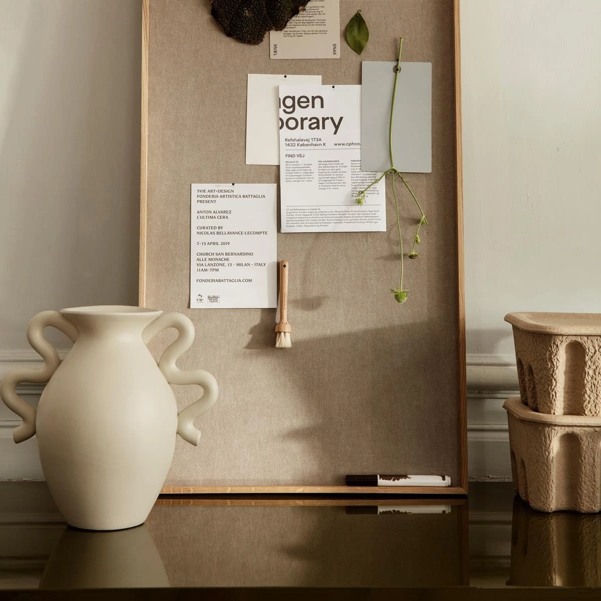 Ferm LIVING Verso Vaas - Crème 9 Ferm LIVING Verso Vaas - Crème - Afbeelding 7