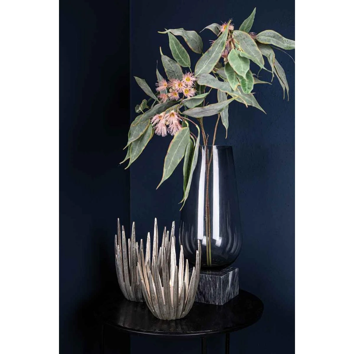 PTMD Waylen Rond Windlicht - H25 X Ø21 Cm - Aluminium - Champagne 4 PTMD Waylen Rond Windlicht - H25 X Ø21 Cm - Aluminium - Champagne - Afbeelding 2